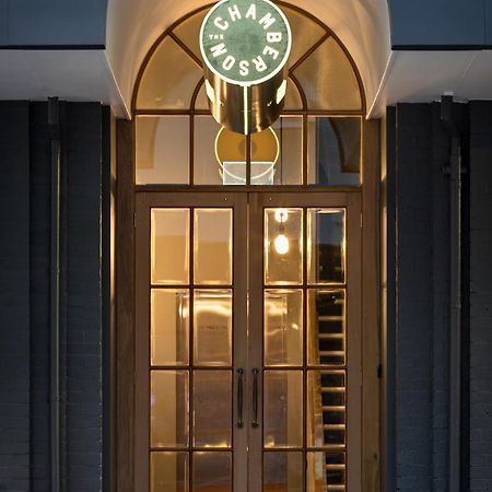 Hotel The Chamberson Dunedin Exteriér fotografie Entrance to the museum