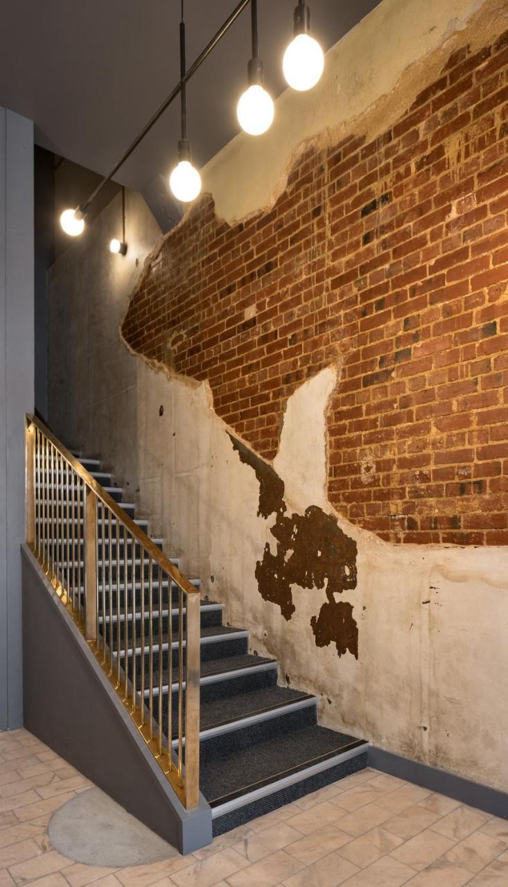 Hotel The Chamberson Dunedin Exteriér fotografie The staircase